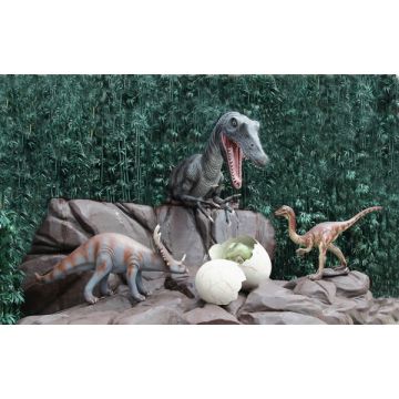Dinosaurier Spinosaurus hinter Bäumen Oberkörper lebensgroß