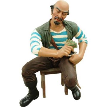 Pirat Pedro auf Stuhl lebensgroß