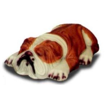 Mops schlafend lebensgroß