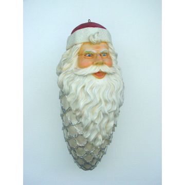 großes Weihnachtsmanngesicht mit Bart als Weihnachtszapfen vergrößert