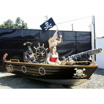 Piratenboot lebensgroß