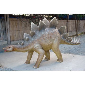 Saurier Stegosaurus klein lebensgroß