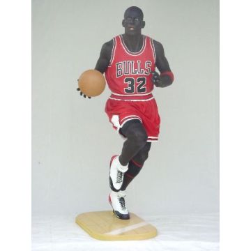 Basketball Spieler lebensgroß
