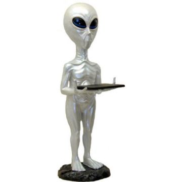 Alien mit Tablett lebensgroß