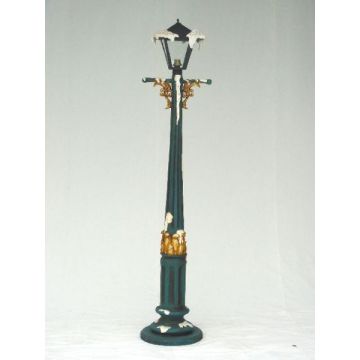 große antike Weihnachtslampe lebensgroß