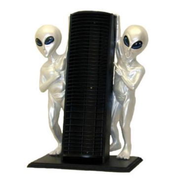 Aliens mit CD-Ständer lebensgroß