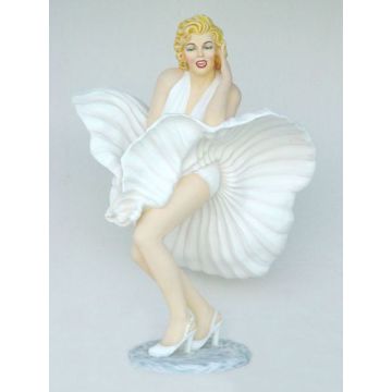 Marilyn Monroe Double tanzend lebensgroß
