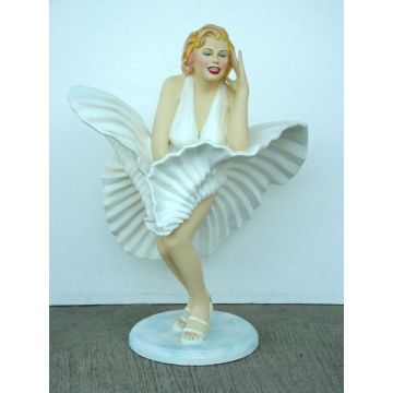 Marilyn Monroe Double tanzend klein verkleinert