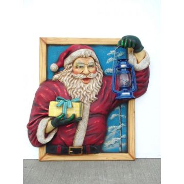 Weihnachtsmann im Fenster mit Öllaterne verkleinert