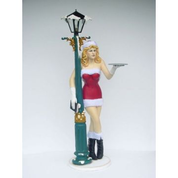 Weihnachtsgirl sexy an Laterne lebensgroß