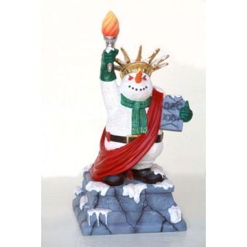 Schneemann als Freiheitsstatue klein verkleinert