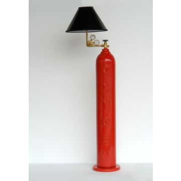 Sauerstoffflasche als Stehlampe lebensgroß