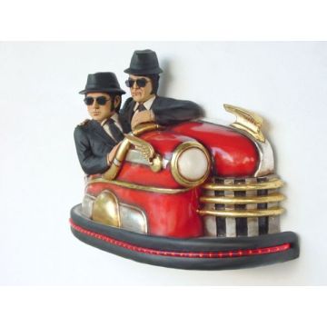 Autoscooter mit Blues Brothers cool lebensgroß
