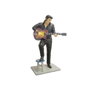 Elvisdouble  mit Gitarre in Leder lebensgroß