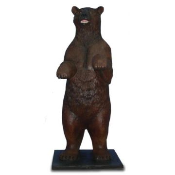 Braunbär stehend lebensgroß