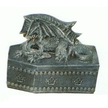 Drachenwächter auf Sarg verkleinert