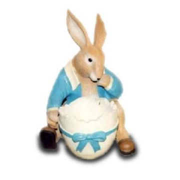 Osterhase mit Eierschale als Gefäß lebensgroß