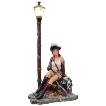 Angekettete Piratenlady unter Laterne verkleinert