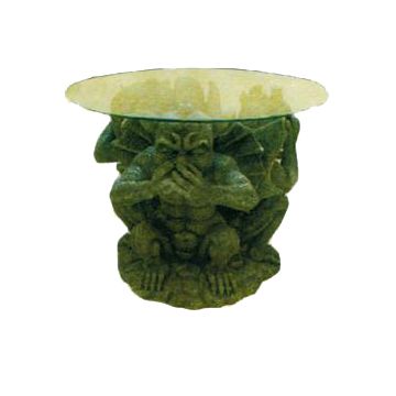 Glastisch mit Gargoyles lebensgroß