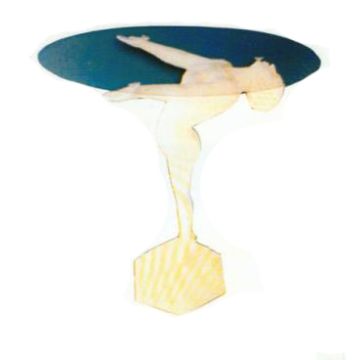 Glastisch mit sportlicher Männerfigur verkleinert