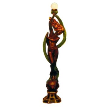 Frauenfigur tanzend auf Kugel mit Lampe verkleinert