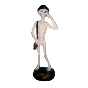 kiffender Alien mit Tasche klein lebensgroß