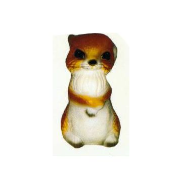 großer hellbrauner Hamster lebensgroß