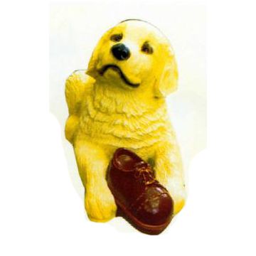 Labrador Welpen mit Schuh lebensgroß