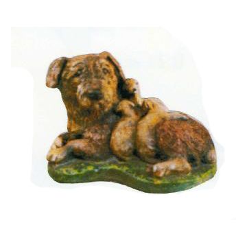 Lhasa Apso liegend mit Welpen lebensgroß