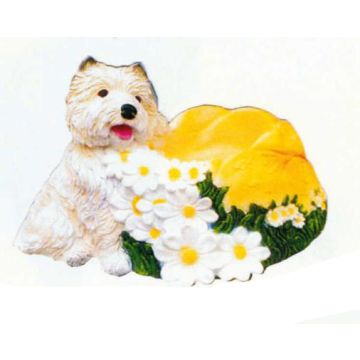 West Highland Terrier mit Blumenkörbchen lebensgroß