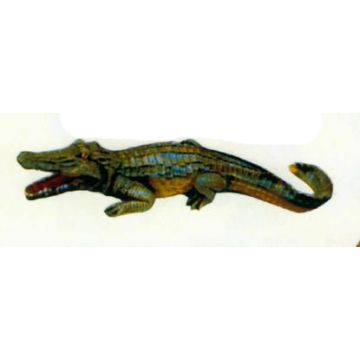 kleiner Alligator dunkel lebensgroß