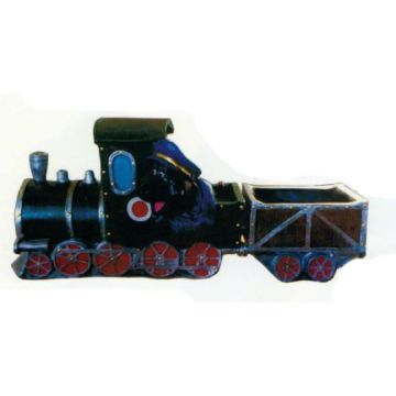 Maulwurf im Zug als Eisenbahner schwarz vergrößert