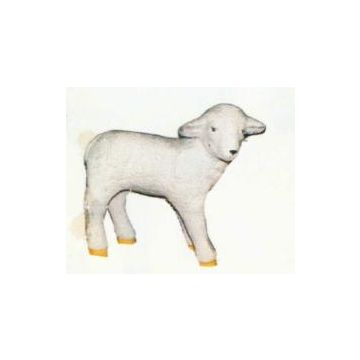 kleines stehendes Schaf weiß lebensgroß