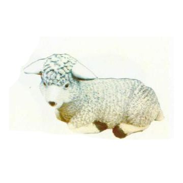 kleine liegendes wolliges Schaf lebensgroß