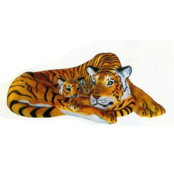 großer Tiger liegend mit Kind lebensgroß