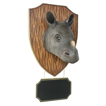 Baby Nashorn mit Angebotsschild lebensgroß
