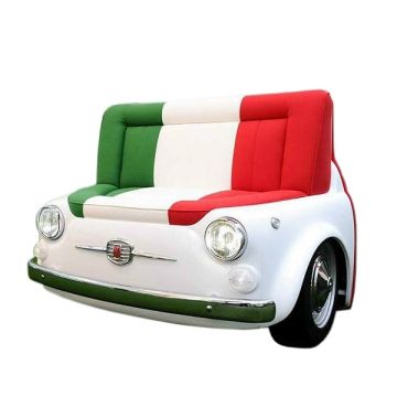 Sofa Fiat 500 Weiß mit italienischem Farben als Polster lebensgroß