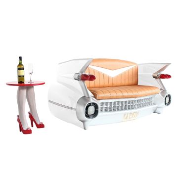 Sofa Cadillac Weiß mit braunem Polster und Zeitschriften und Get lebensgroß