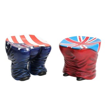 Hocker Hintern mit amerikanischer und britischer Fahne lebensgroß