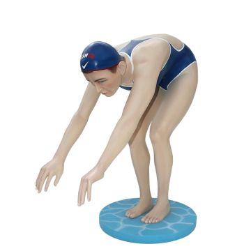 Schwimmerin lebensgroß