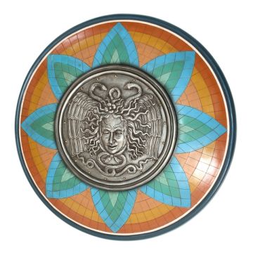 Antikes Mittelalterliches Schild mit Medusa Orange Blau Grün lebensgroß