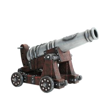 Kanone auf Holzwagen lebensgroß