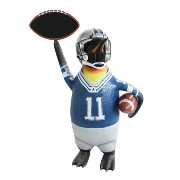 Football Pinguin mit Angebotsschild lebensgroß