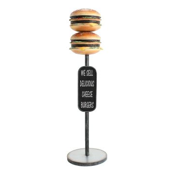 2 Burger auf Ständer mit Angebotsschild vergrößert