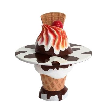 Brauner Eiscreme Tisch vergrößert