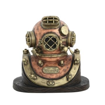 Taucherhelm auf Holz lebensgroß