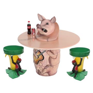Schweinetisch mit Bananenhockern lebensgroß