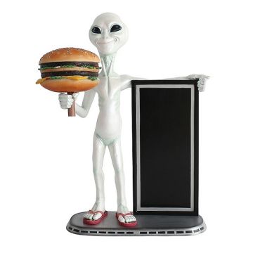 Alien mit Burger und Angebotstafel lebensgroß