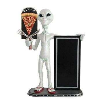 Alien mit Pizzaschild und Angebotstafel lebensgroß