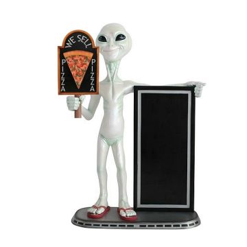 Alien mit Pizza auf Tafel und Angebotstafel lebensgroß